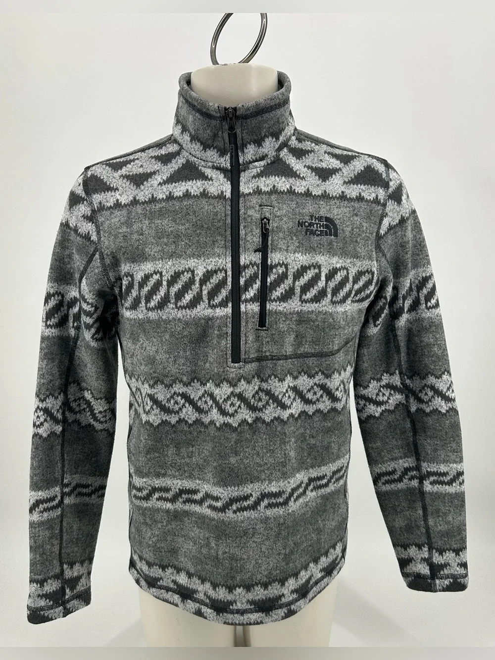 Men’s The North Face Novelty Gordon Lyons 1/2 Zip in Monument Aztec Print Medium